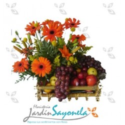 Gerberas, Lirios y Frutas