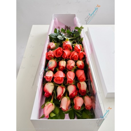 Caja de rosas color a elección